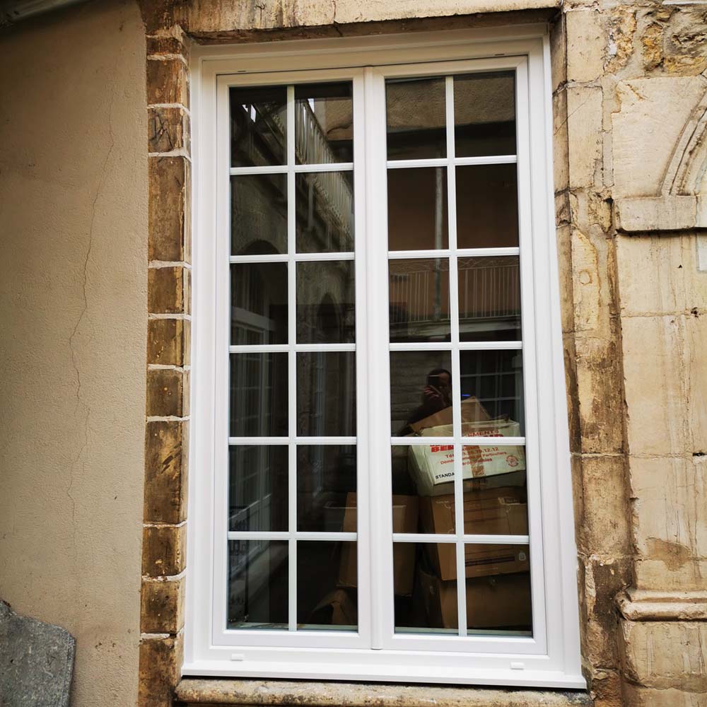 Pose abordable de fenêtre pour hôtels à Noyers.