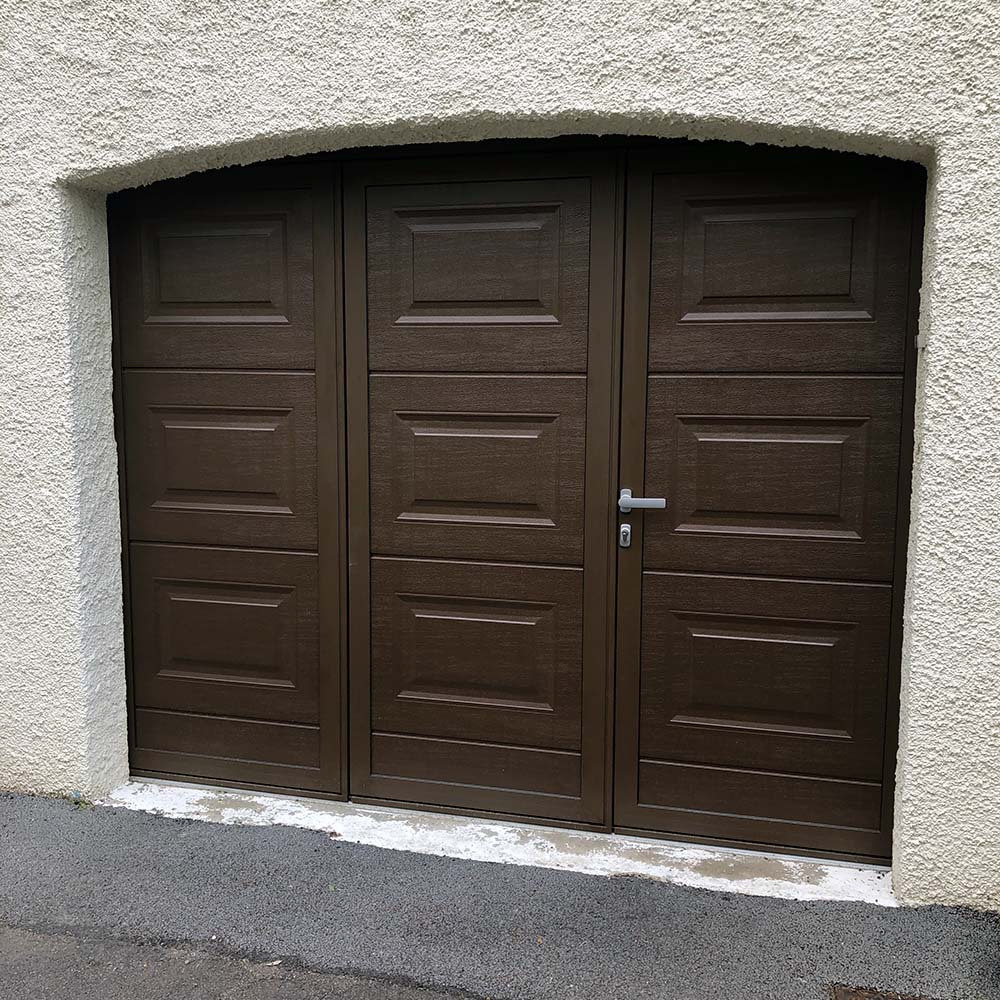 Installation de portes de garage élégantes à Noyers.