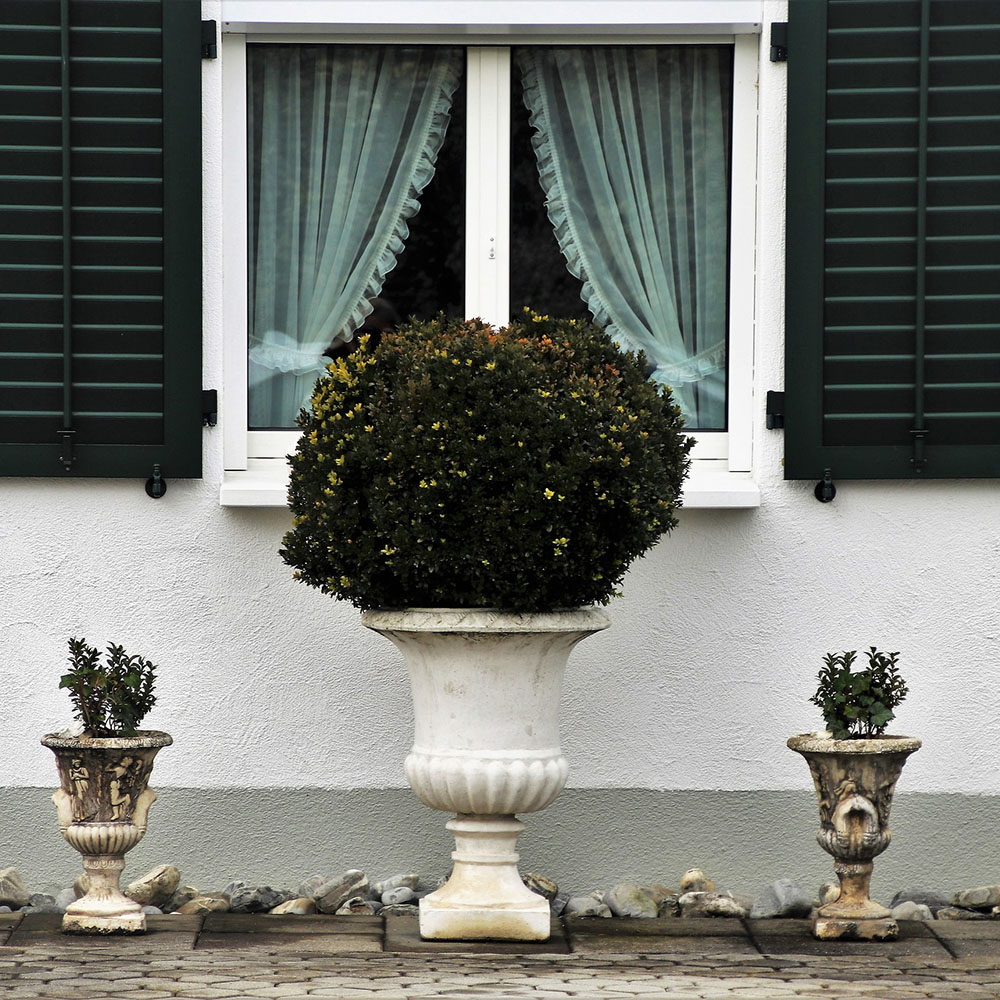 Installateur qualifié de volet roulant pour commerces à Vermenton.