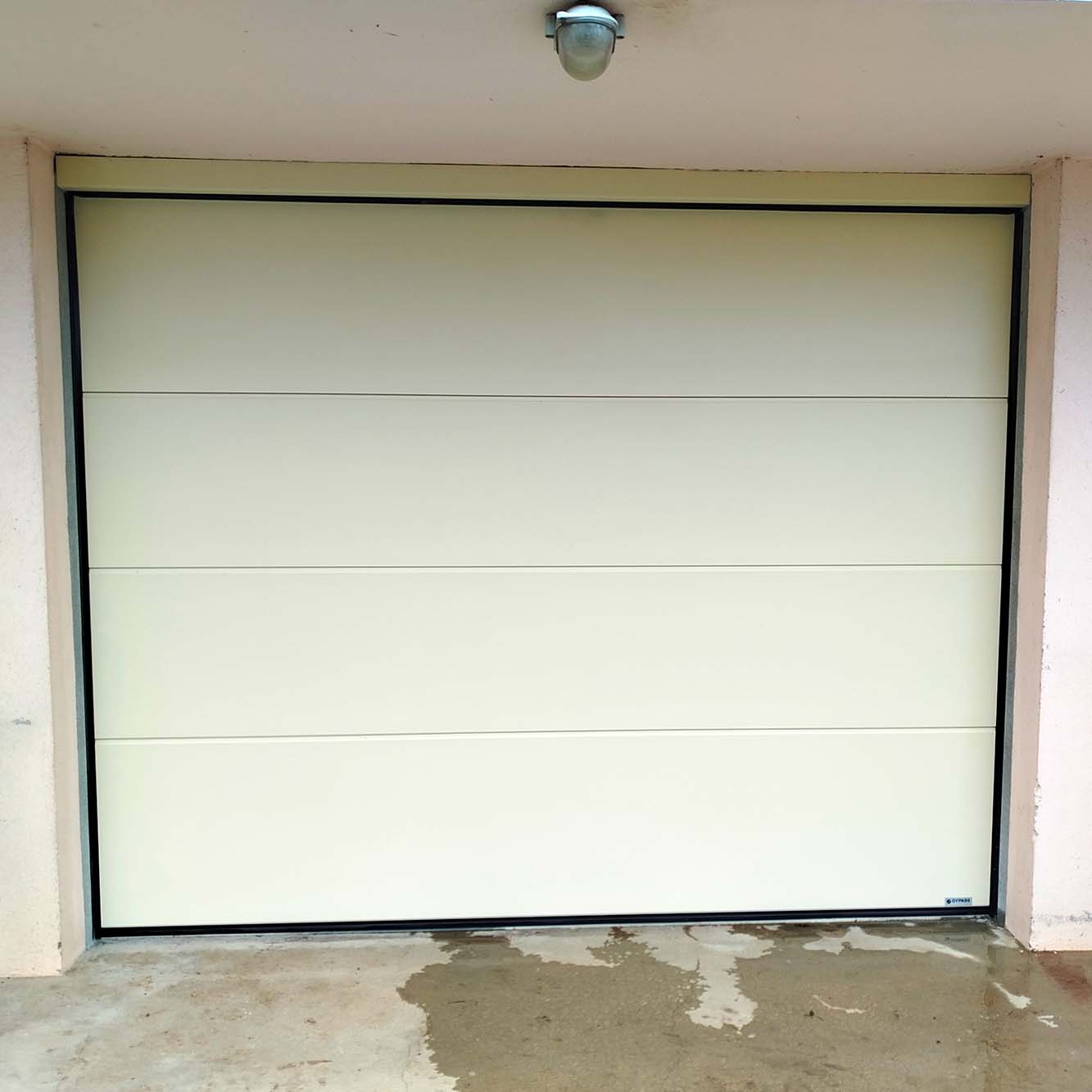 porte de garage robuste et esthétique