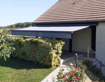 Installation rapide de stores pour maison en Bourgogne.